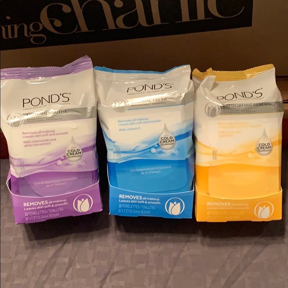 Pond’s Other - Ponds Makeup Wipe Bundle!!